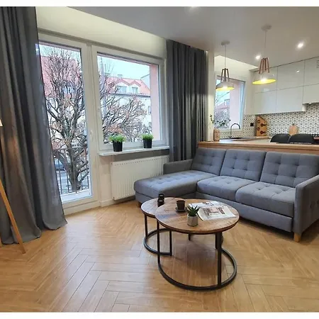 Odrodzenia 14 슈치트노